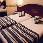 Mokinba Baviera Hotel