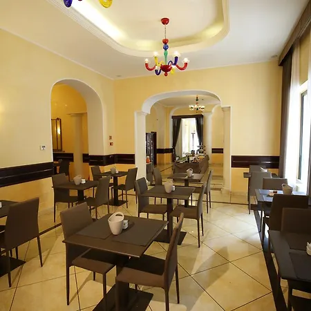 Hotell Mokinba Baviera Milano