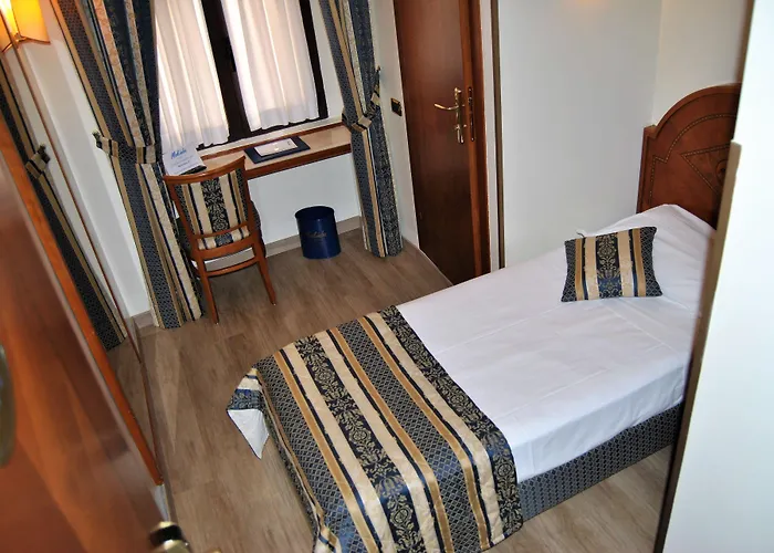 バヴィエラ モキンバ ホテルズ 4* ミラノ